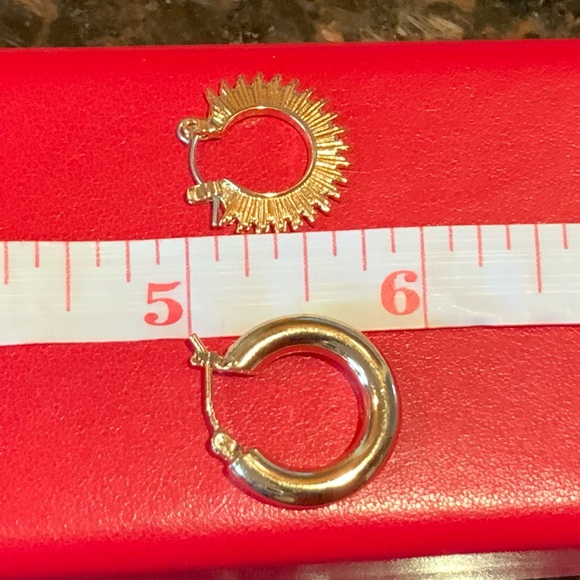 2 pairs Hoop Earrings - Picture 3 of 8